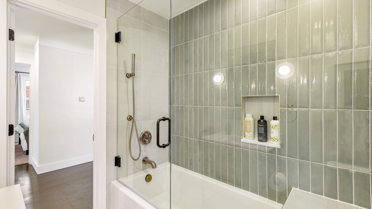Photo of Bathroom in Oak Park