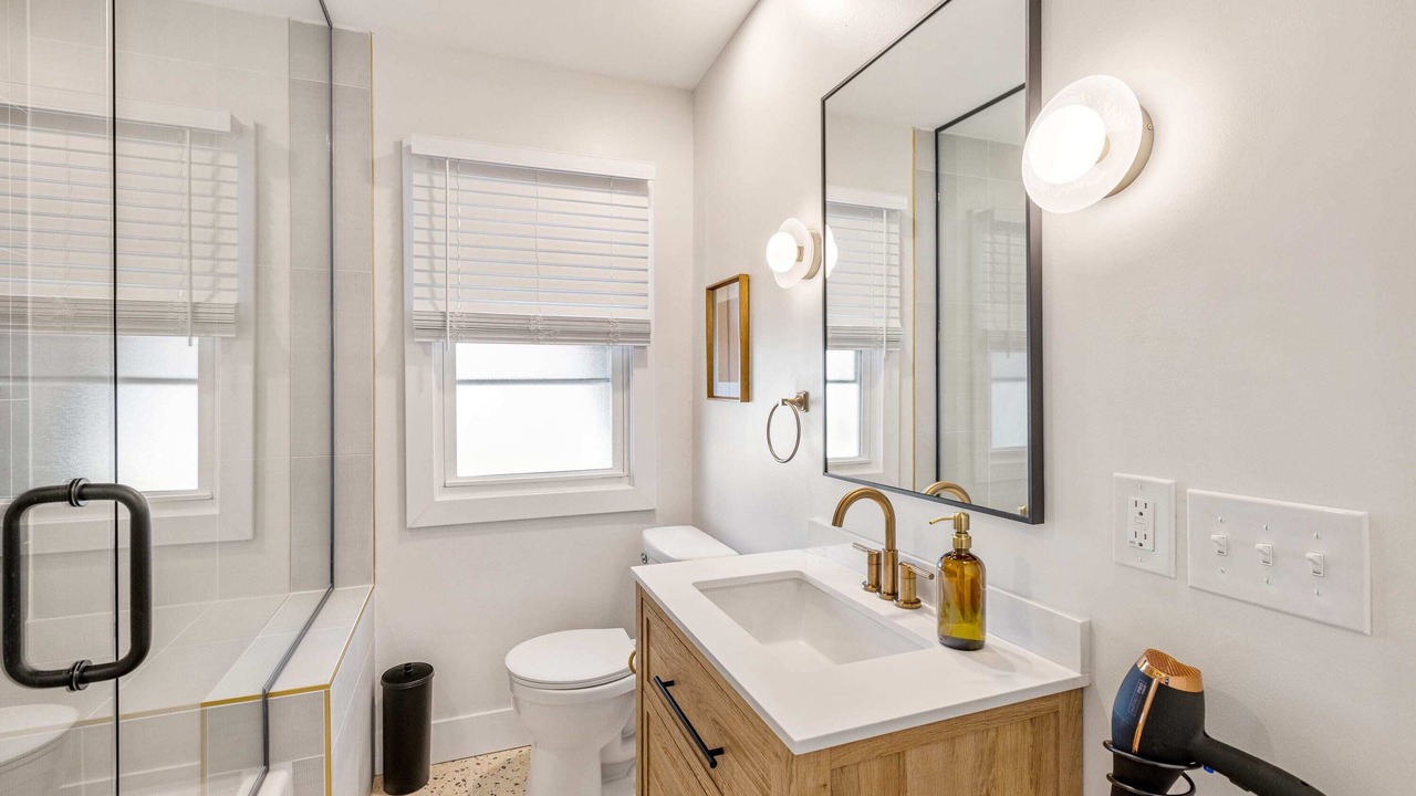 Photo of Bathroom in Oak Park