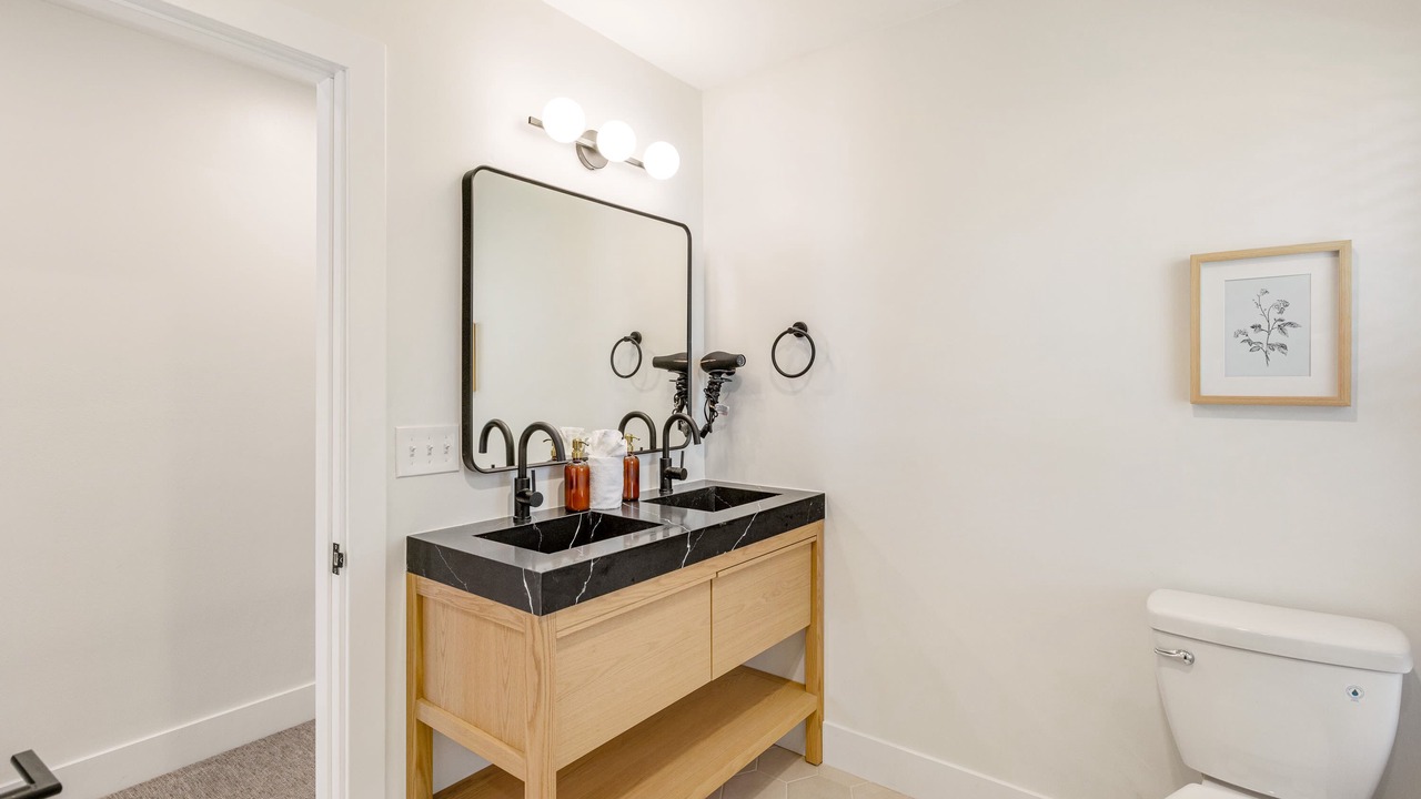 Photo of Bathroom in Oak Park