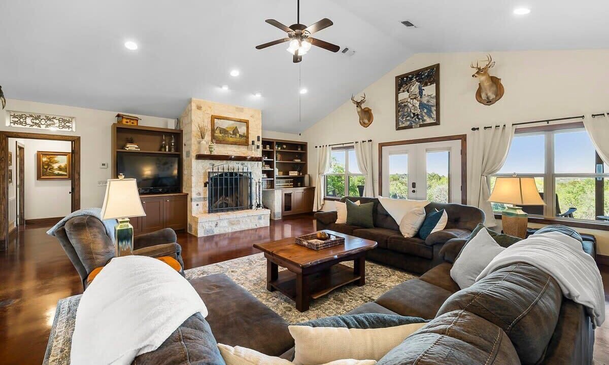 Photo of Livingroom in Fredericksburg