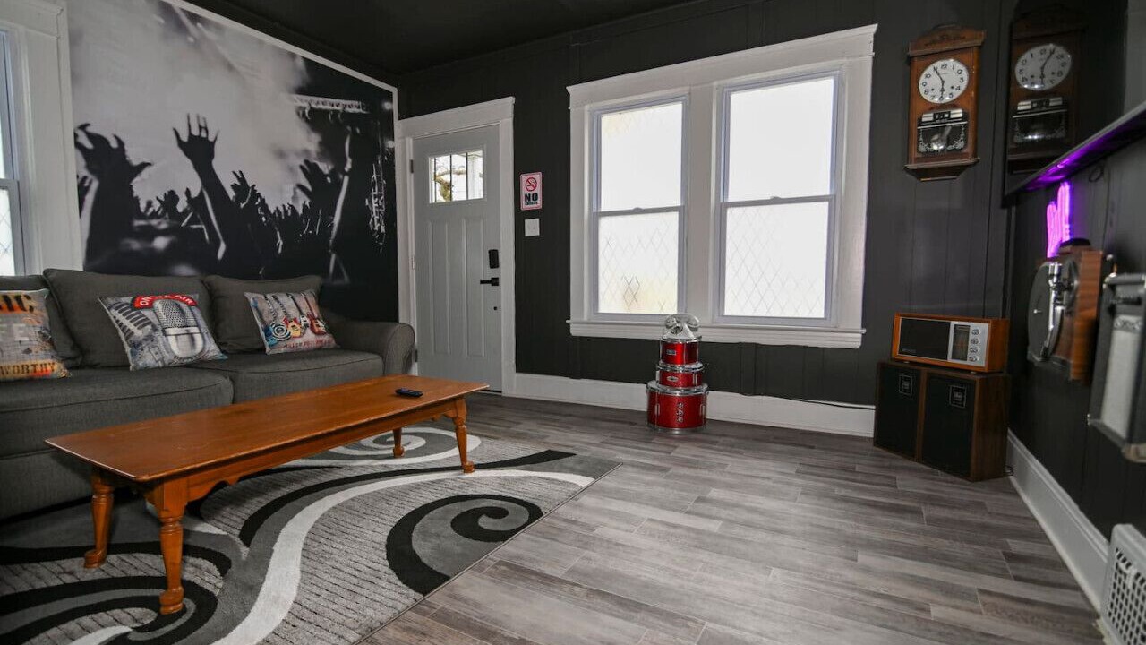 Photo of Livingroom in Cleveland