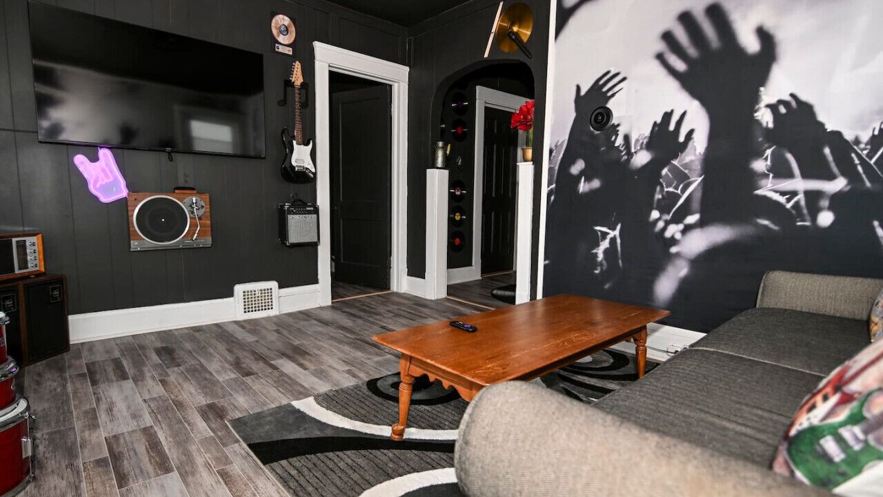 Photo of Livingroom in Cleveland