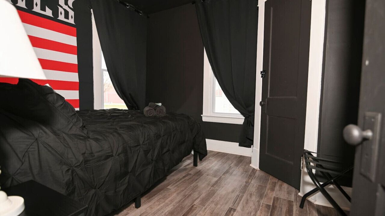 Photo of Bedroom in Cleveland