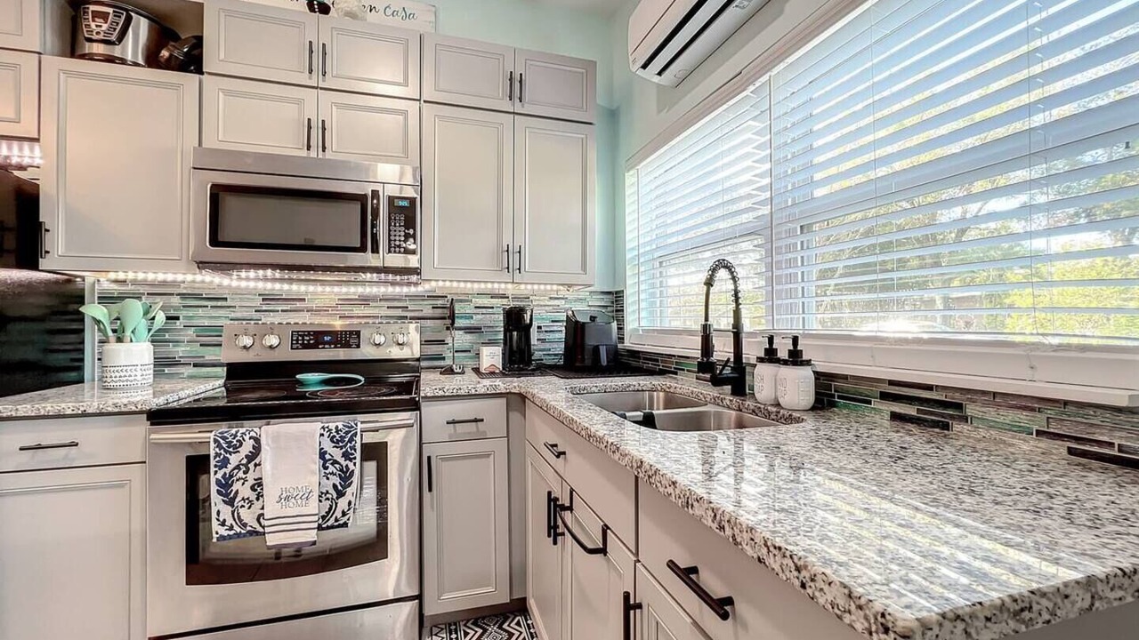 Photo of Kitchen in Dover Shores West