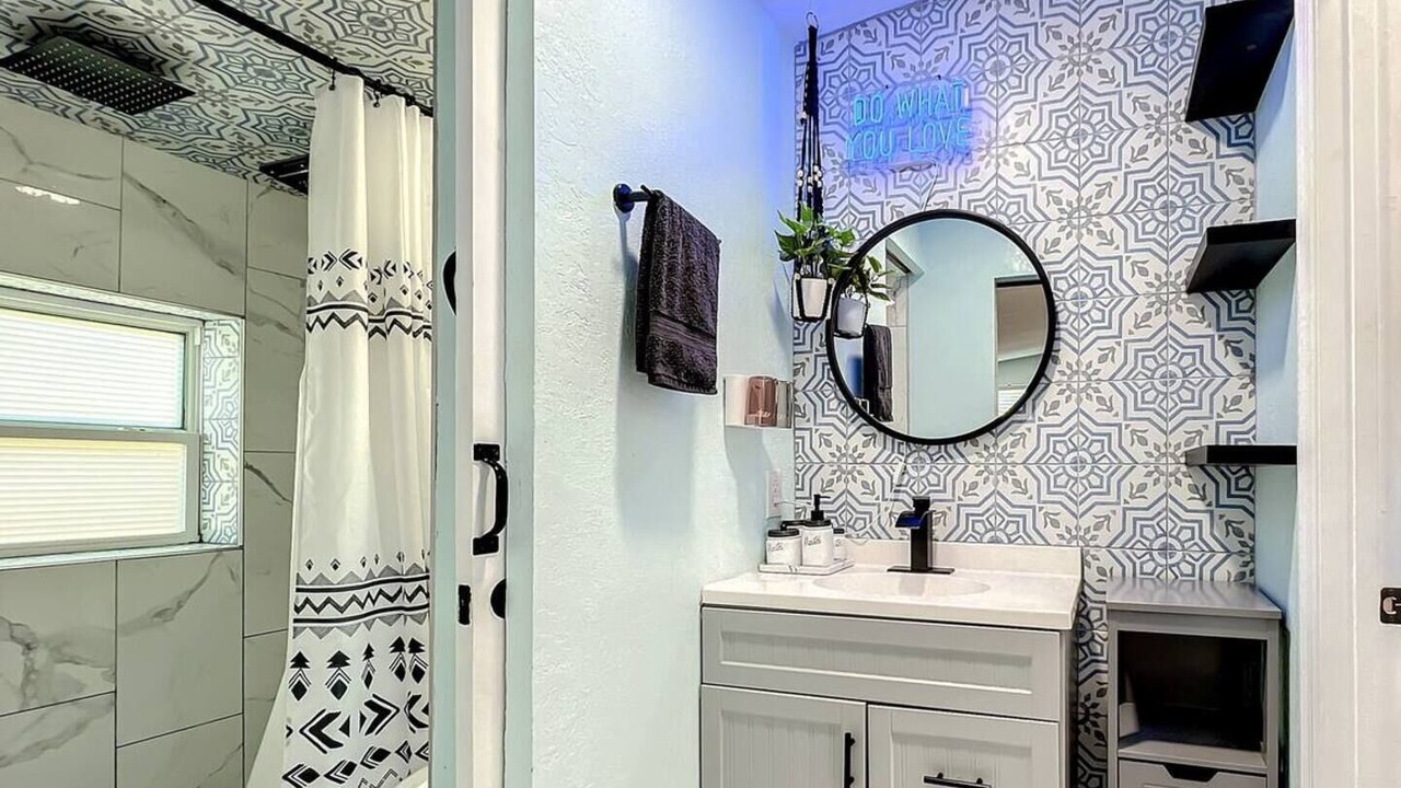 Photo of Bathroom in Dover Shores West