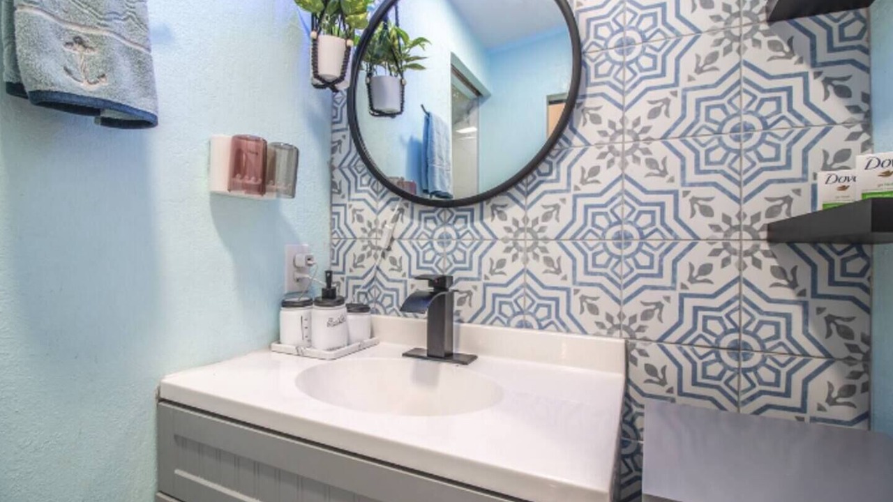 Photo of Bathroom in Dover Shores West