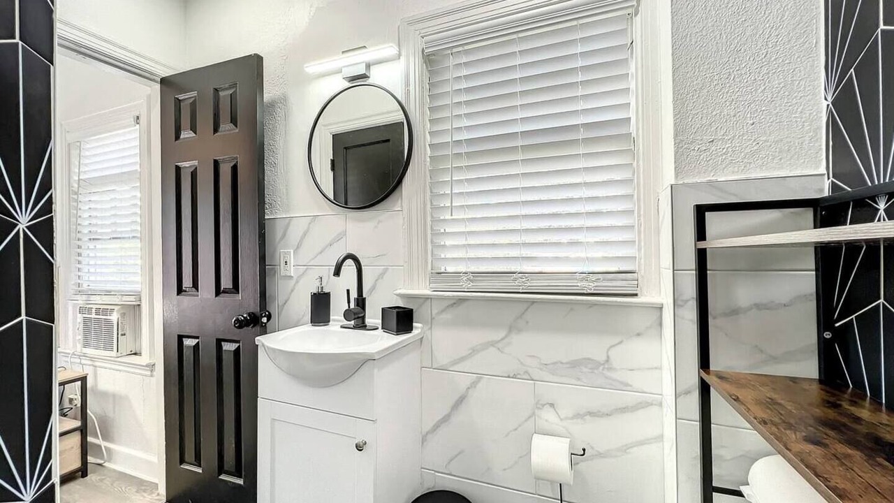 Photo of Bathroom in Wadeview Park