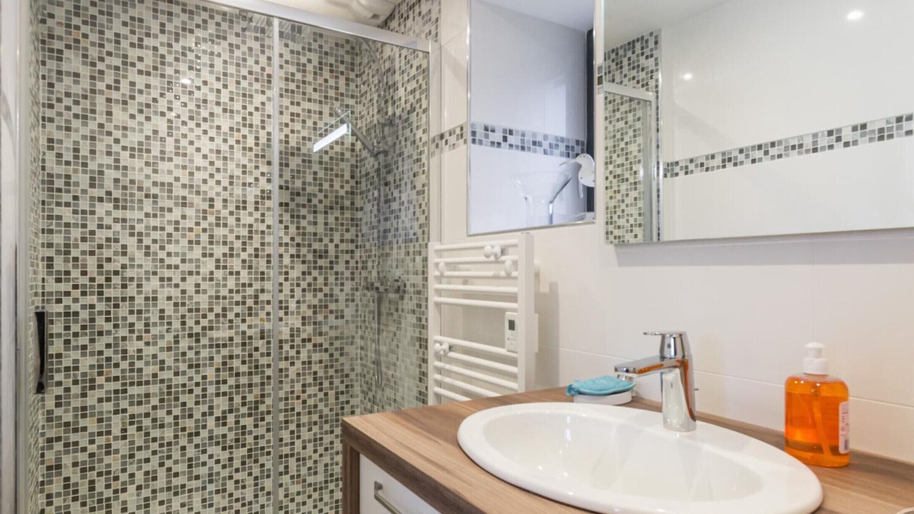 Photo of Bathroom in Portbail