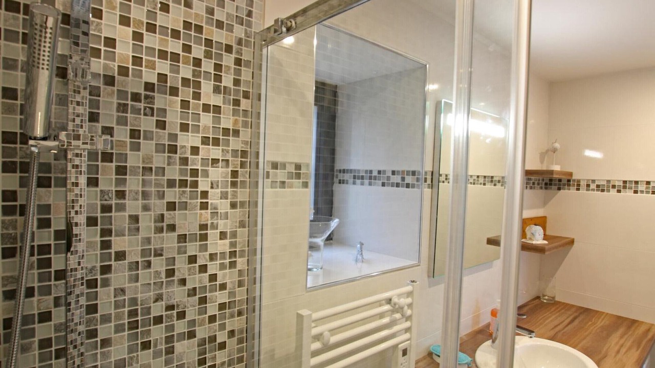 Photo of Bathroom in Portbail