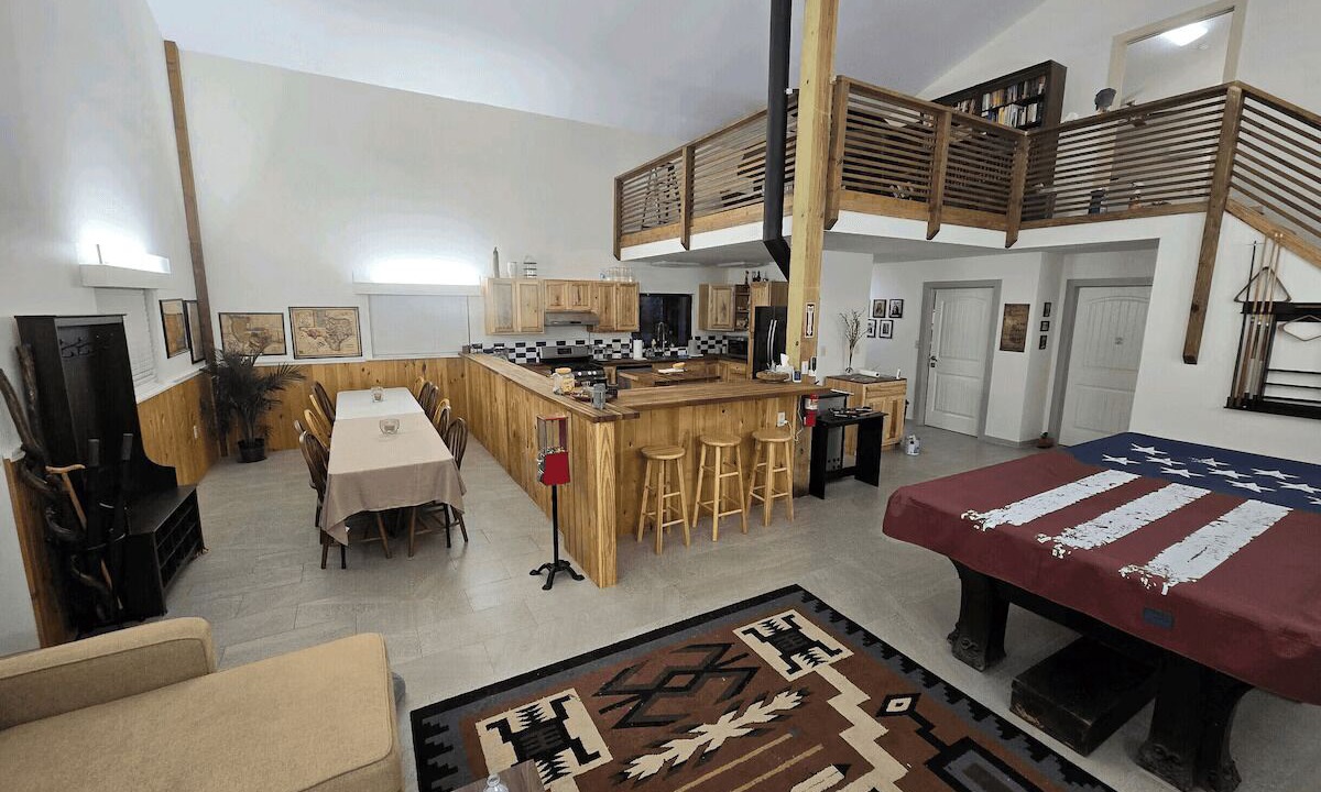 Photo of Bedroom in Navasota