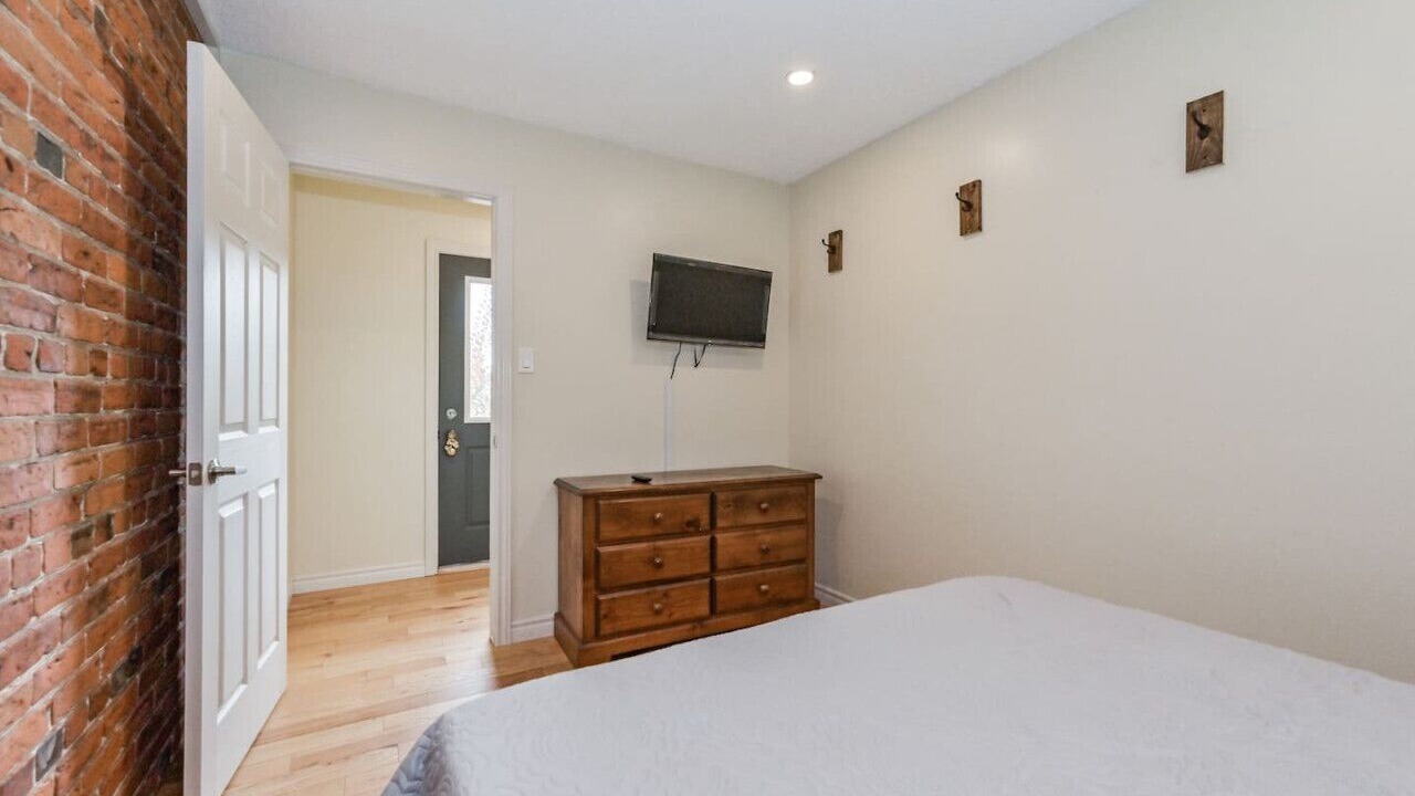 Photo of Bedroom in Elora