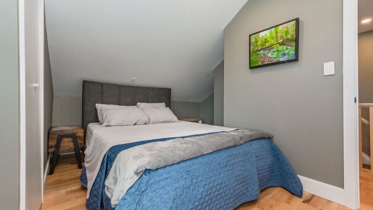 Photo of Bedroom in Elora