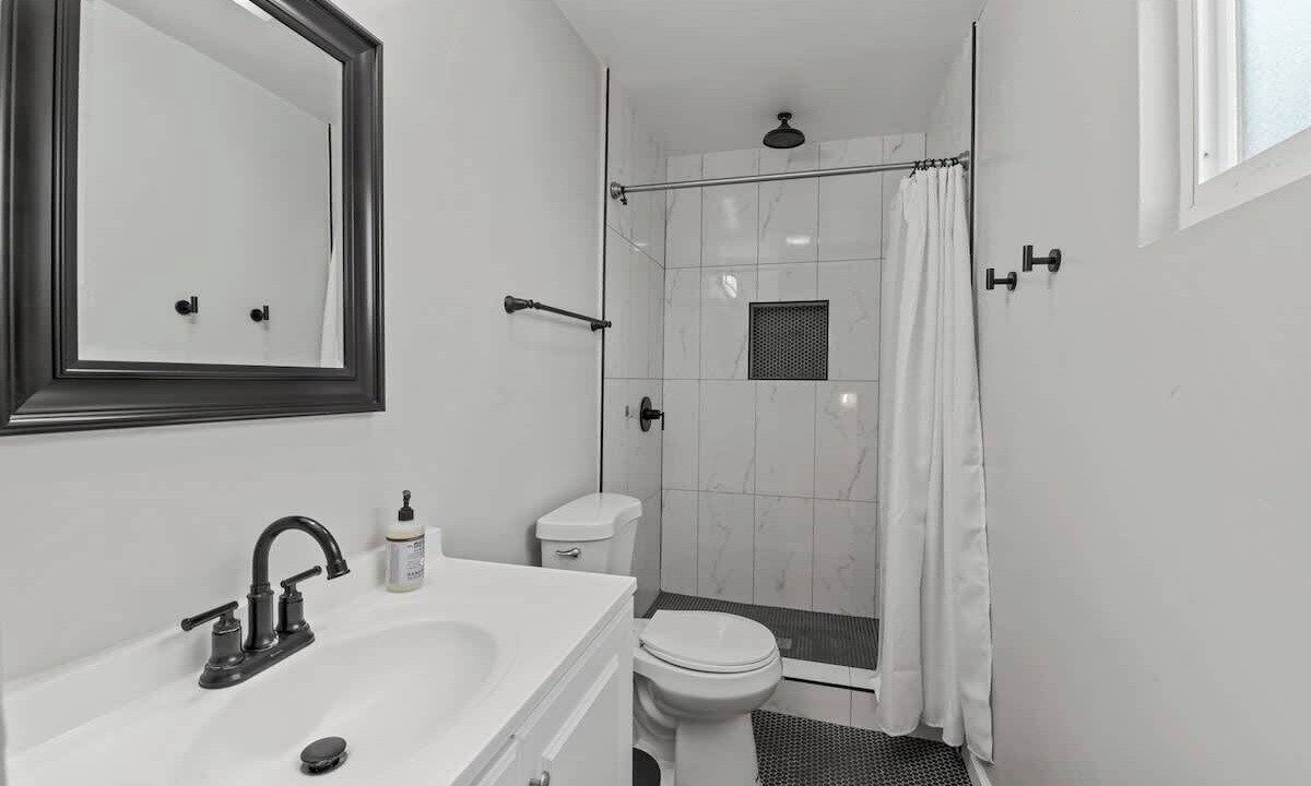 Photo of Bathroom in Fairmount Park