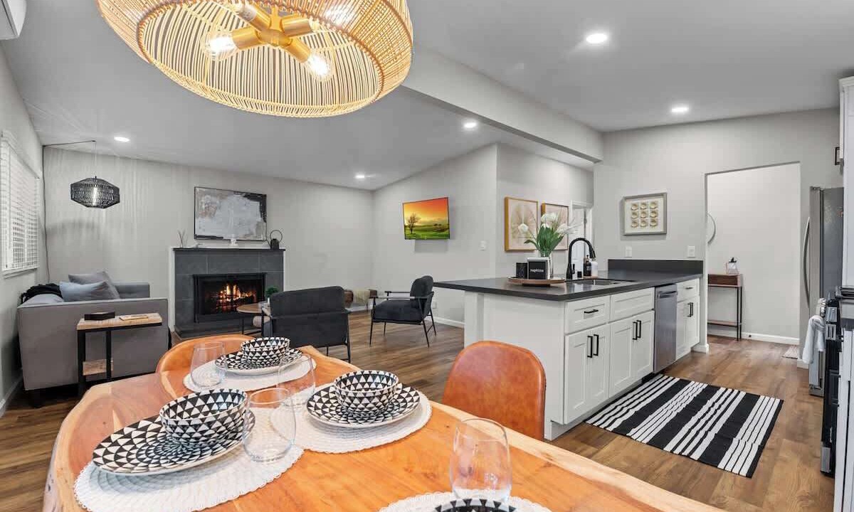 Photo of Livingroom in Fairmount Park