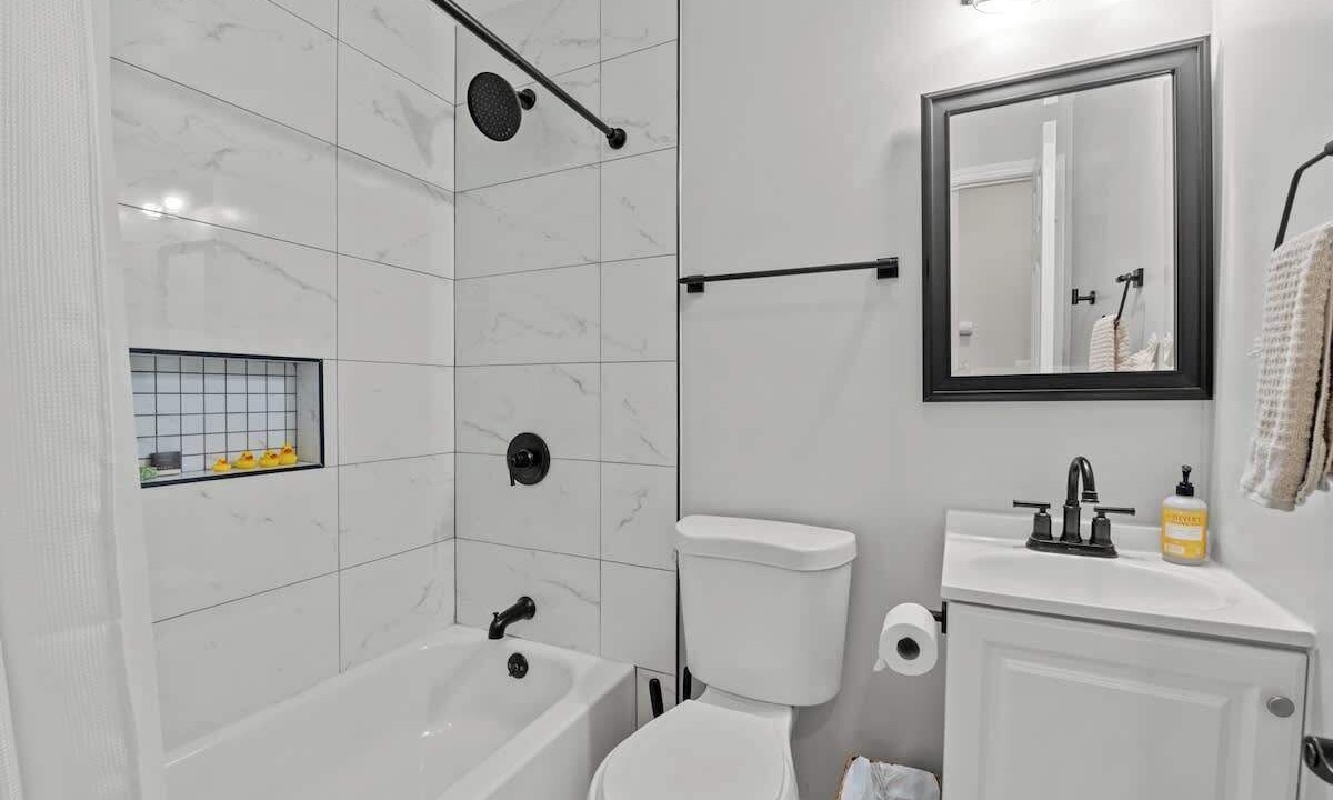 Photo of Bathroom in Fairmount Park