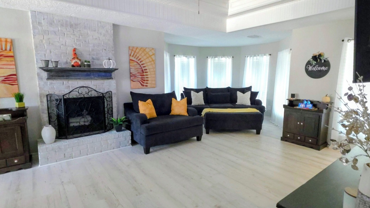 Photo of Livingroom in Deer Park