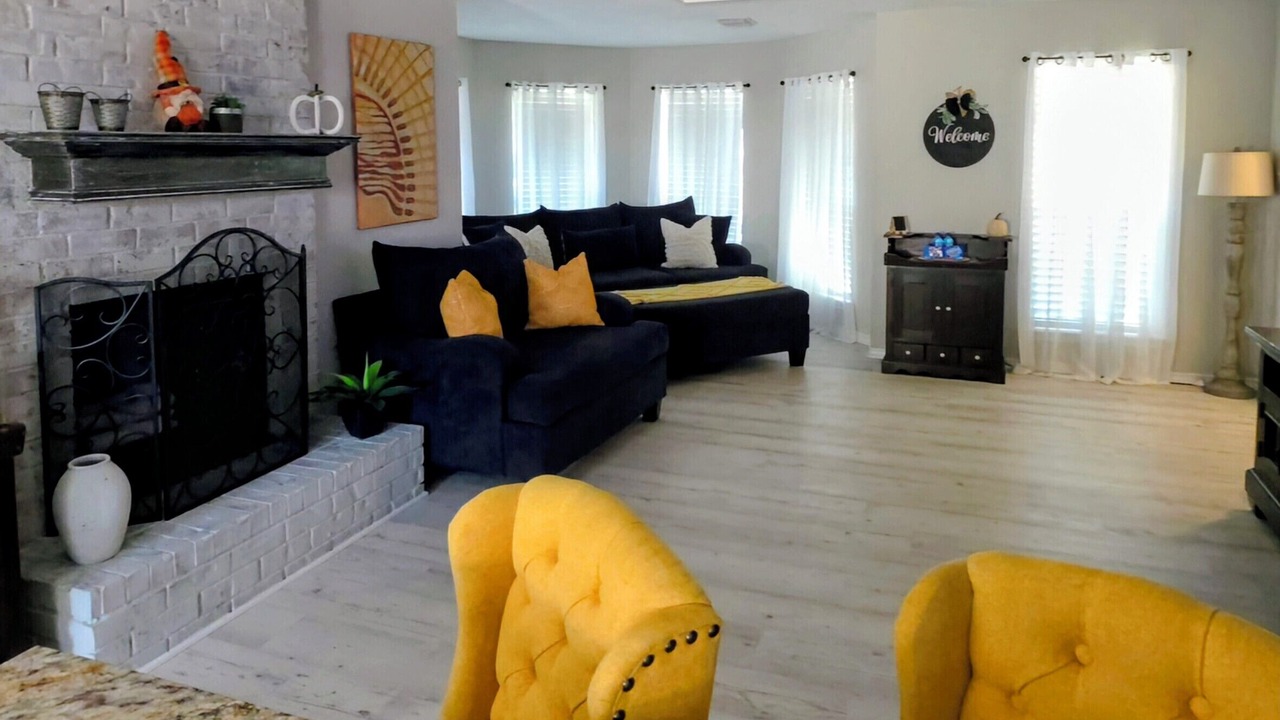 Photo of Livingroom in Deer Park
