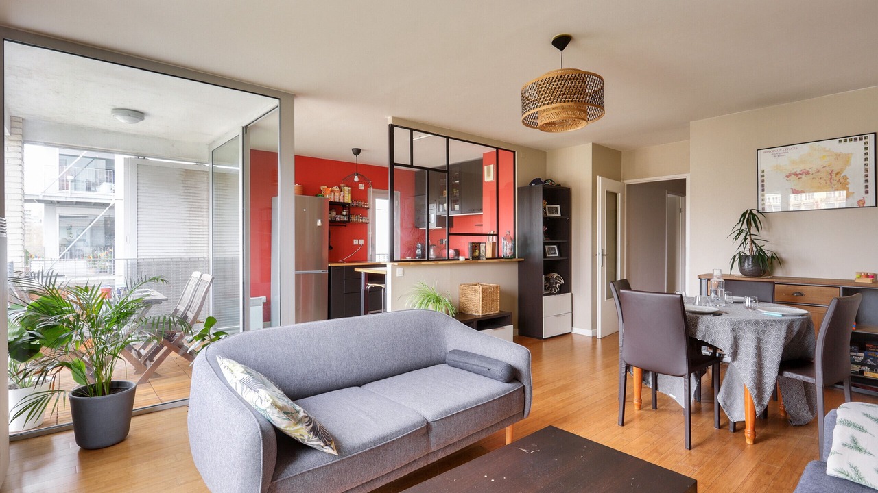 Photo of Livingroom in Republique - Les Ponts