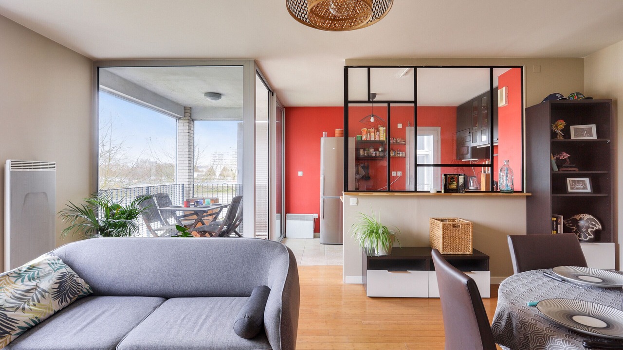 Photo of Livingroom in Republique - Les Ponts