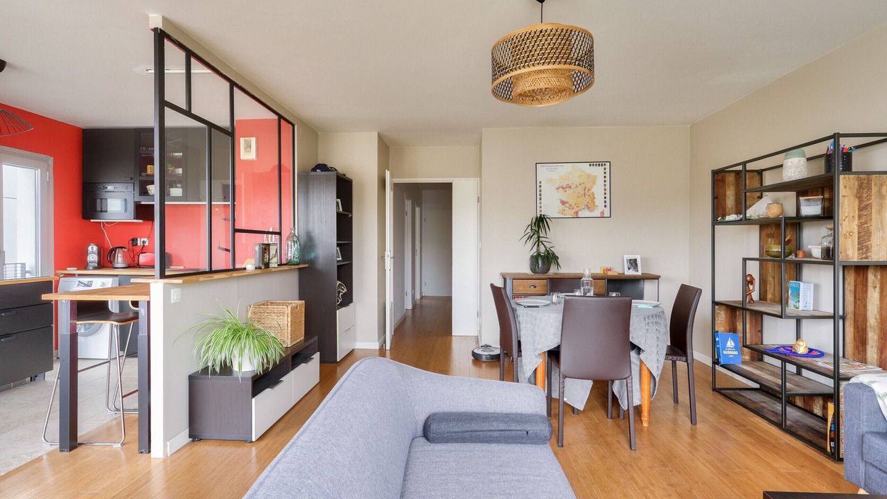 Photo of Livingroom in Republique - Les Ponts