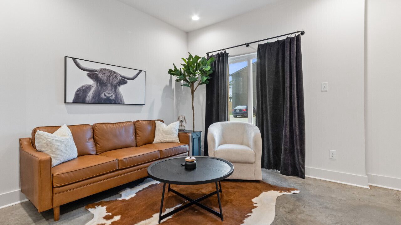 Photo of Livingroom in Lafayette