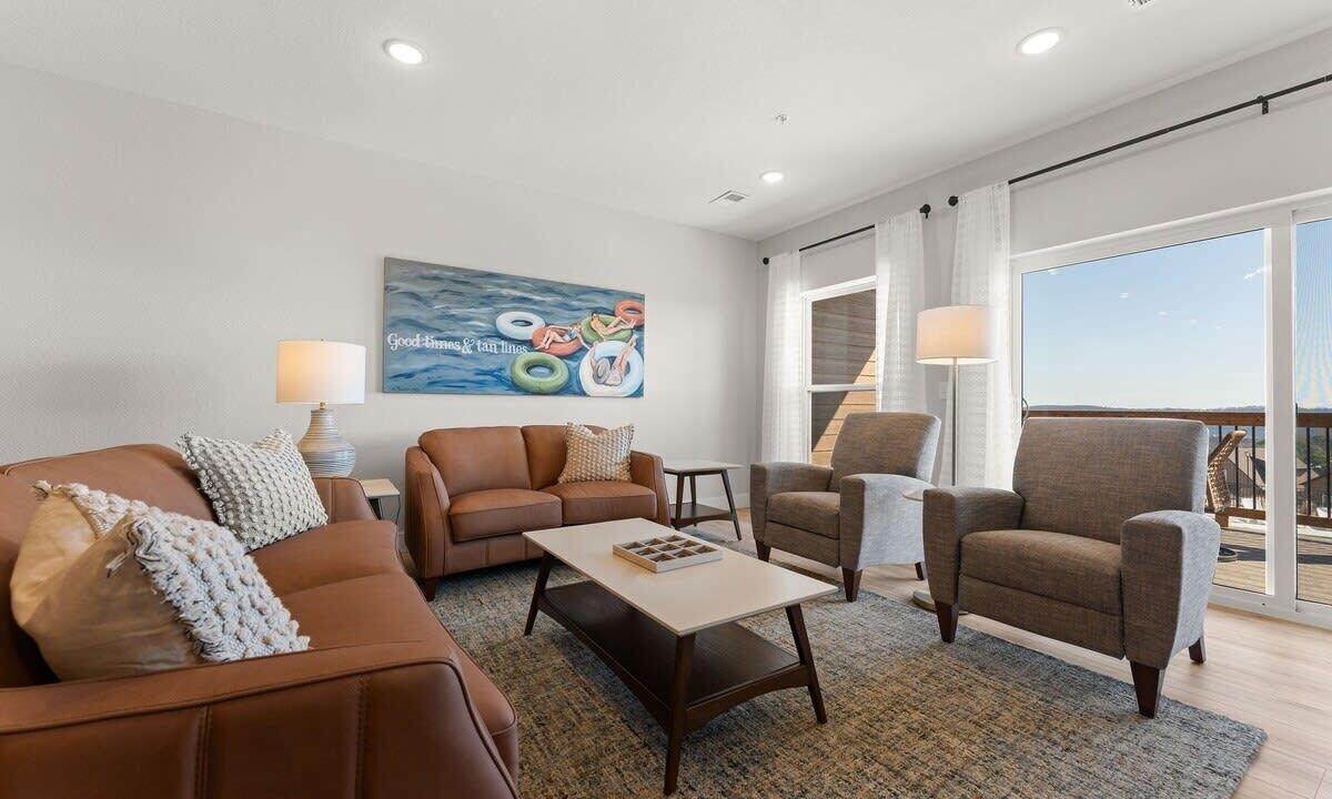 Photo of Livingroom in Kimberling City