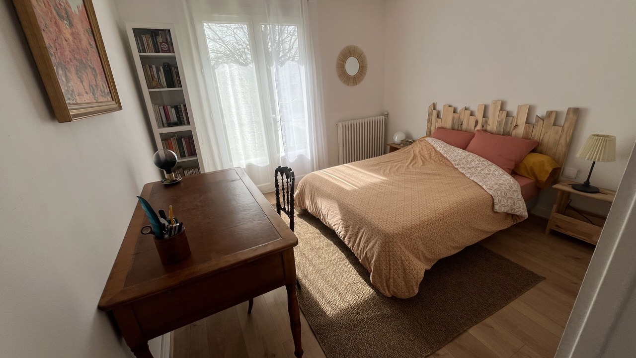 Photo of Bedroom in Saint-Remy-la-Vanne