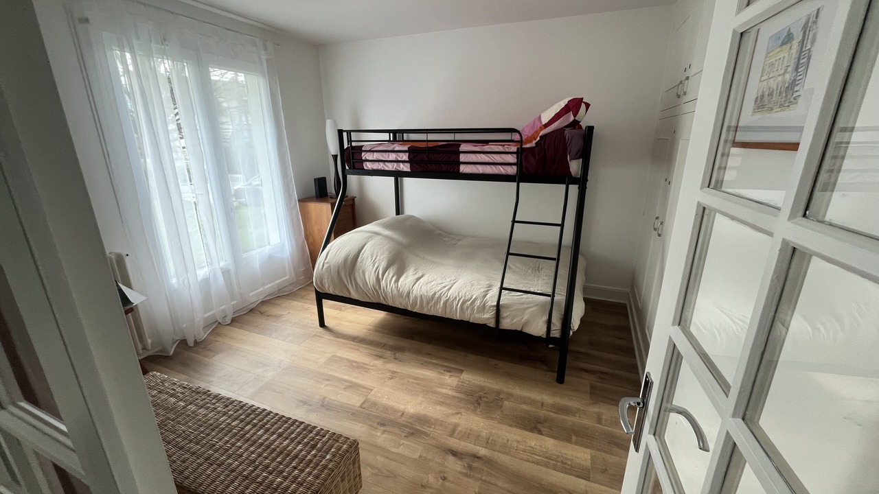 Photo of Bedroom in Saint-Remy-la-Vanne