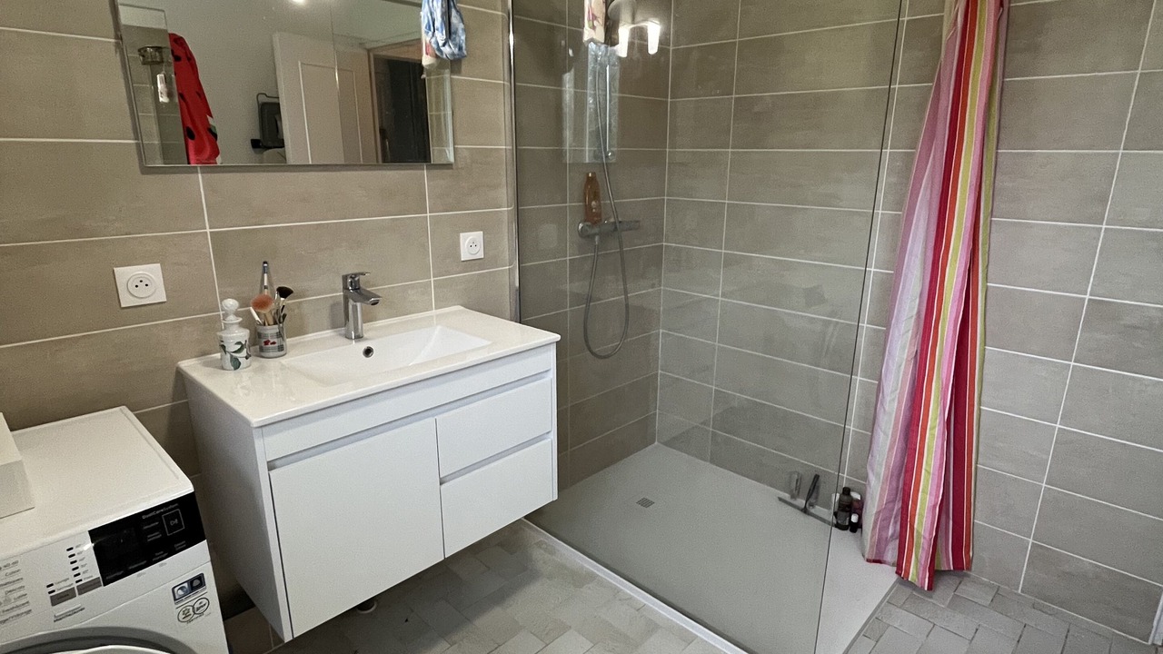 Photo of Bathroom in Saint-Remy-la-Vanne