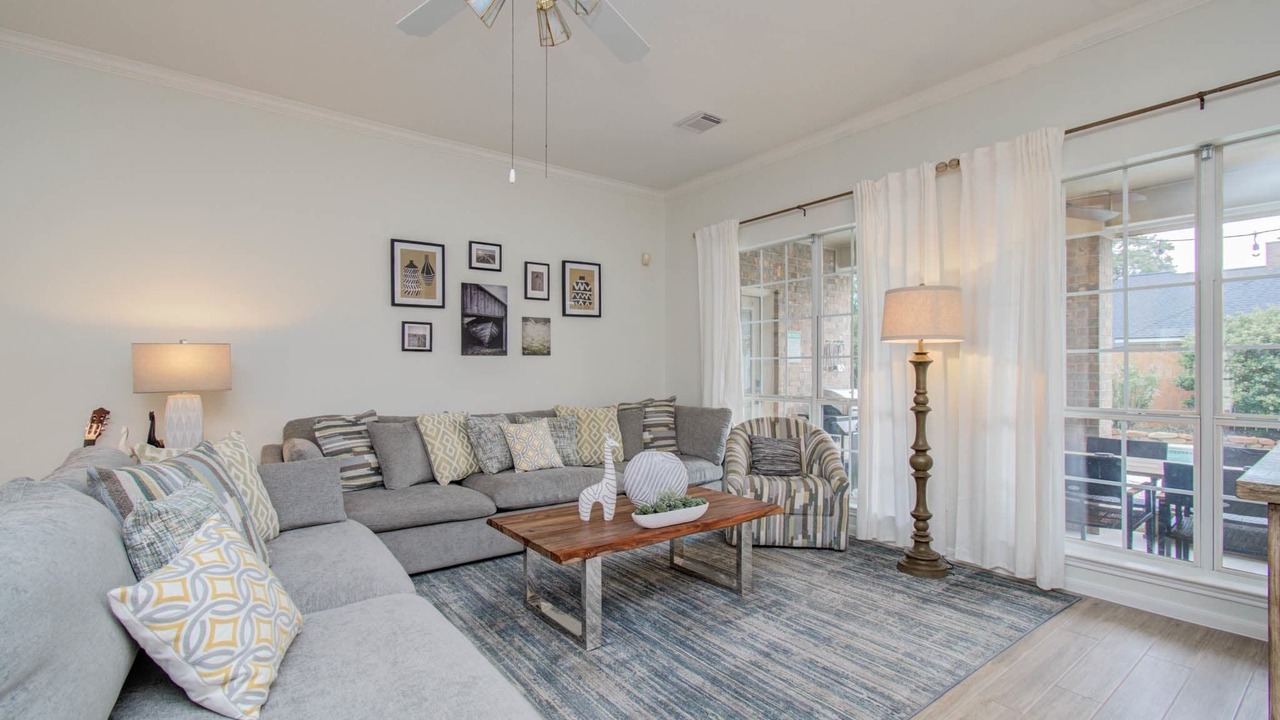 Photo of Livingroom in Cypress