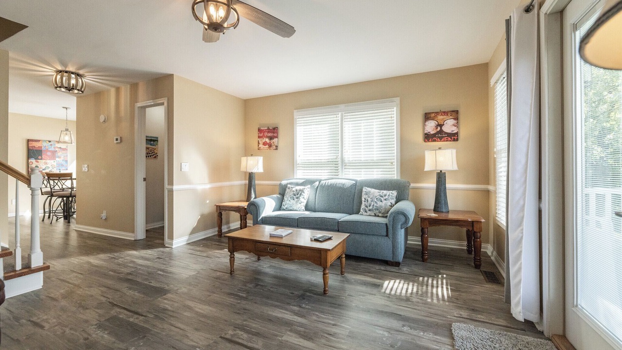 Photo of Livingroom in Grand Rivers