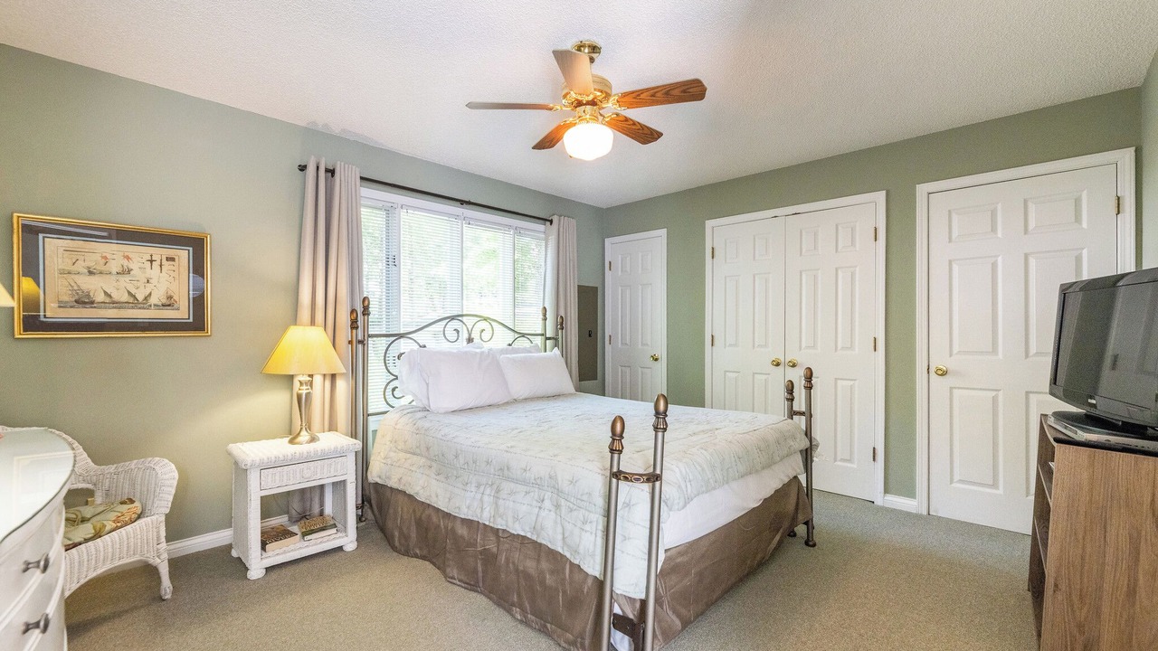Photo of Bedroom in Grand Rivers