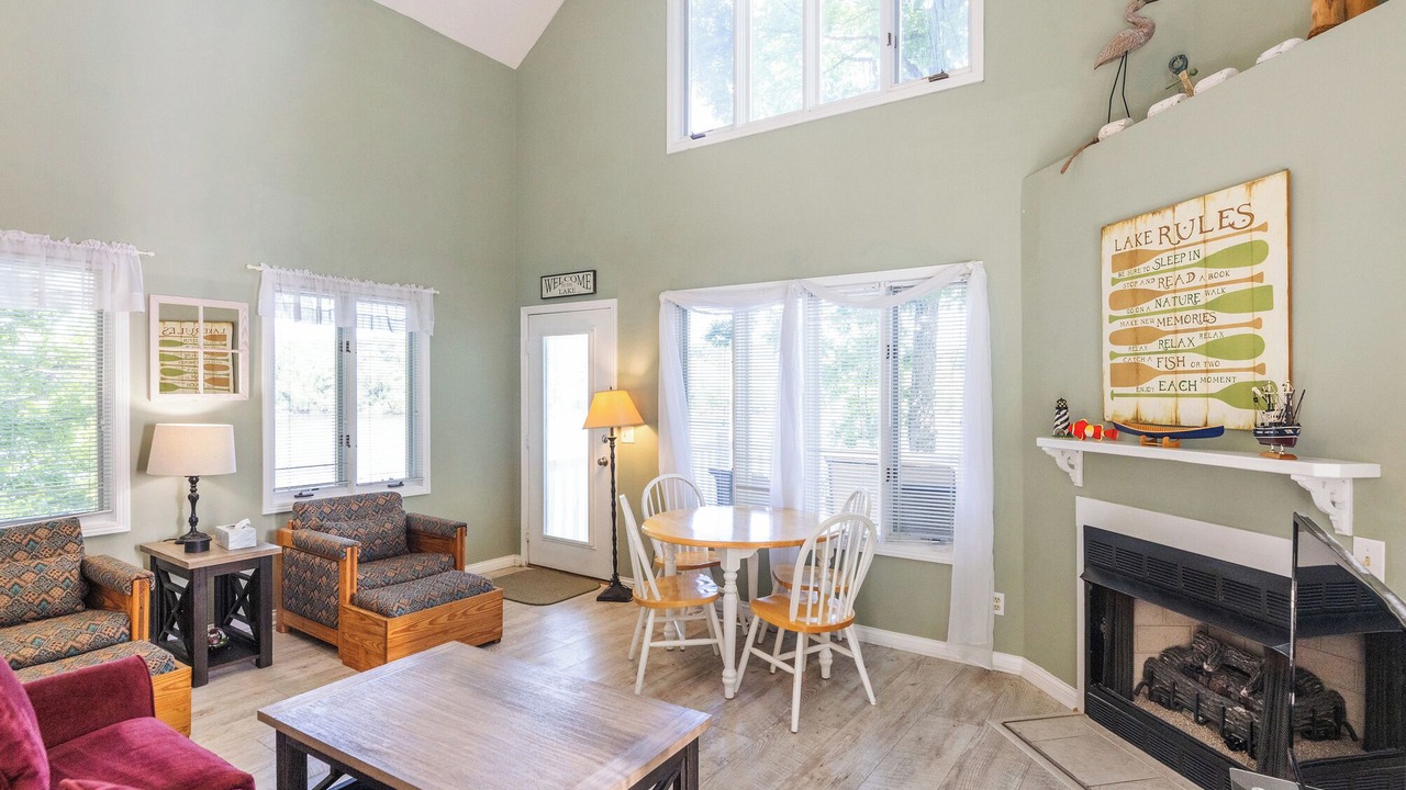 Photo of Livingroom in Grand Rivers