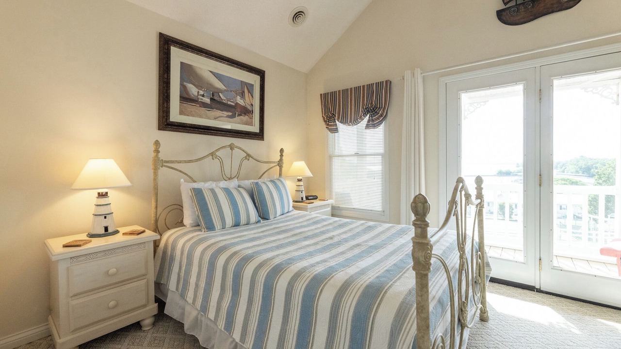 Photo of Bedroom in Grand Rivers