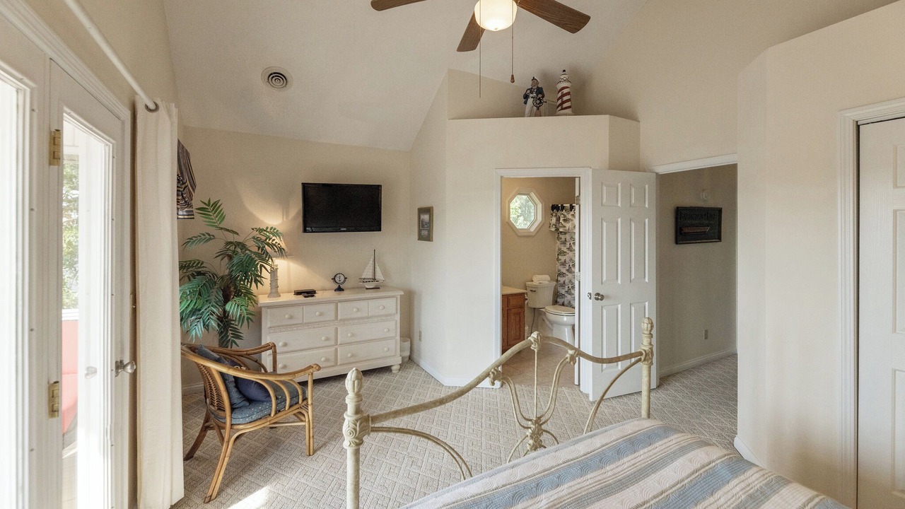 Photo of Bedroom in Grand Rivers