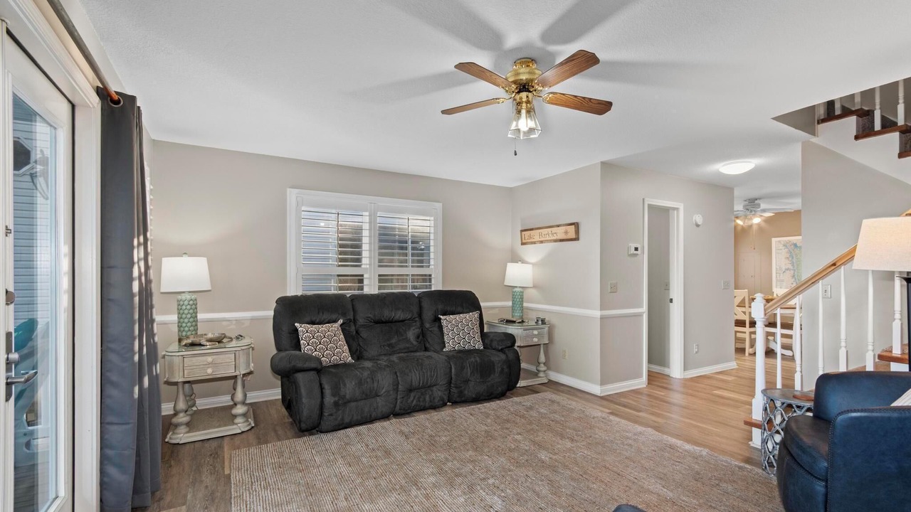 Photo of Livingroom in Grand Rivers