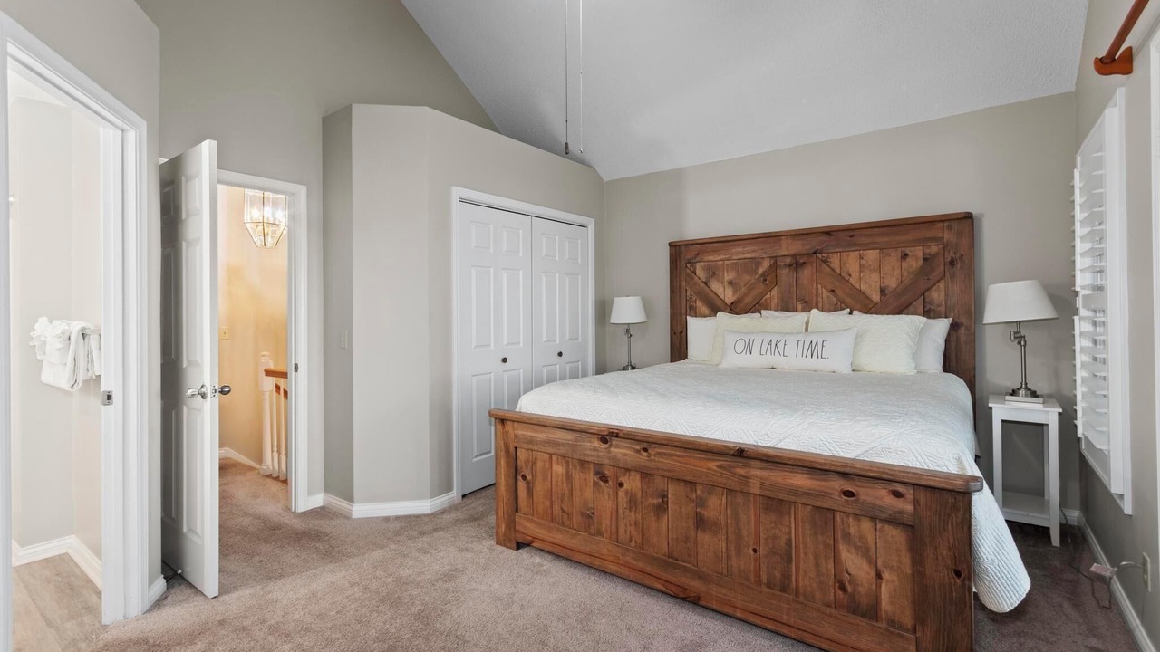 Photo of Bedroom in Grand Rivers