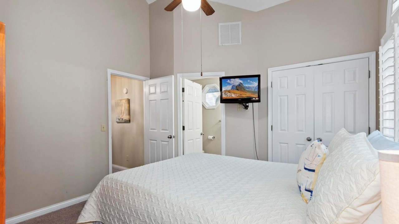 Photo of Bedroom in Grand Rivers