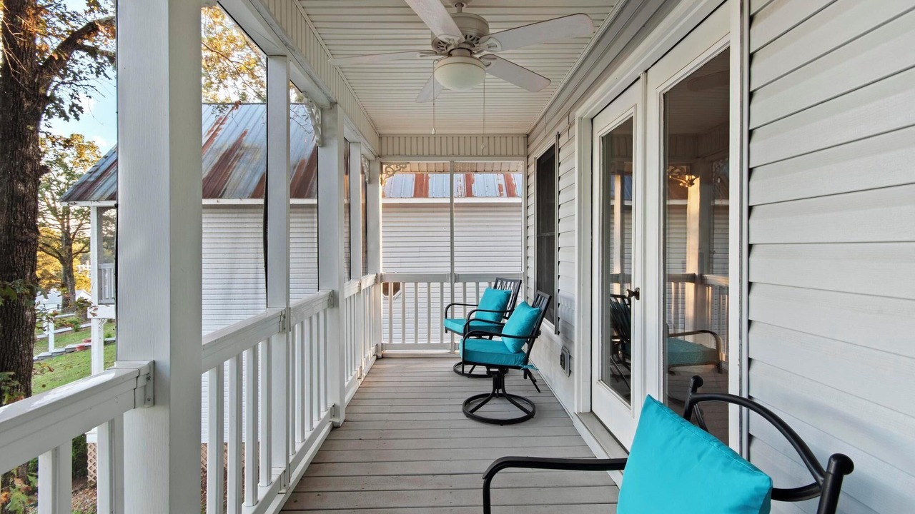 Photo of Patio Balcony in Grand Rivers