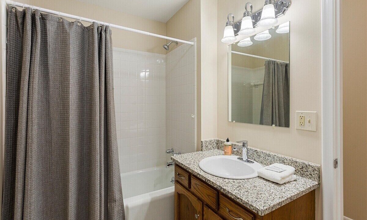Photo of Bathroom in Graysville