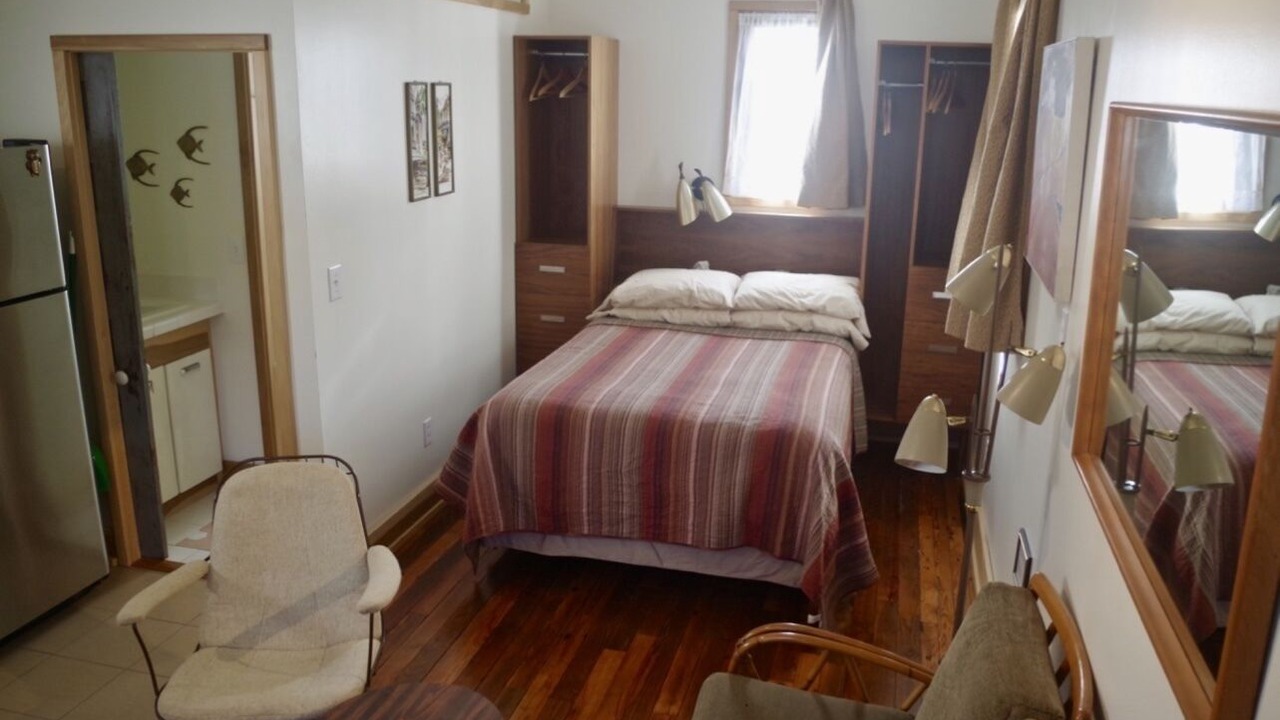 Photo of Bedroom in Albemarle Park