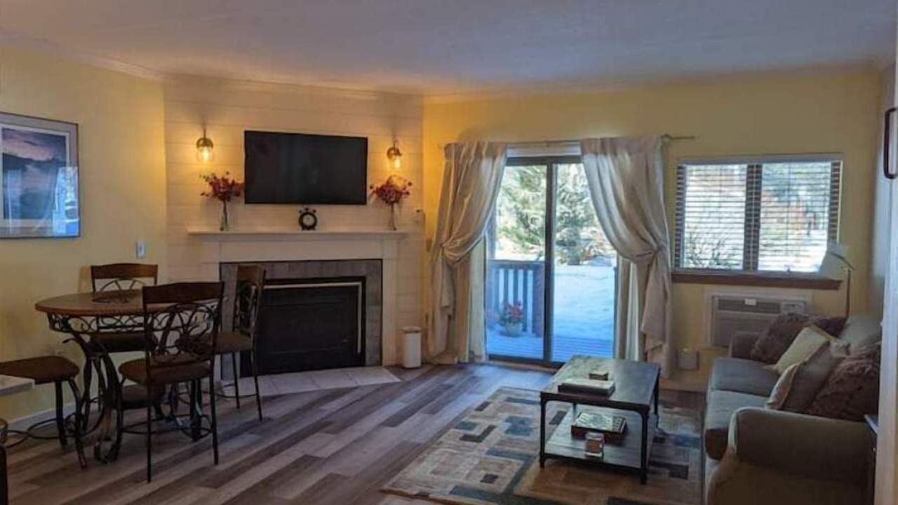 Photo of Livingroom in Bartlett