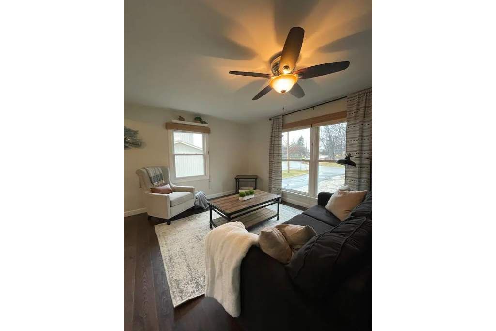 Photo of Livingroom in Paddock Lake