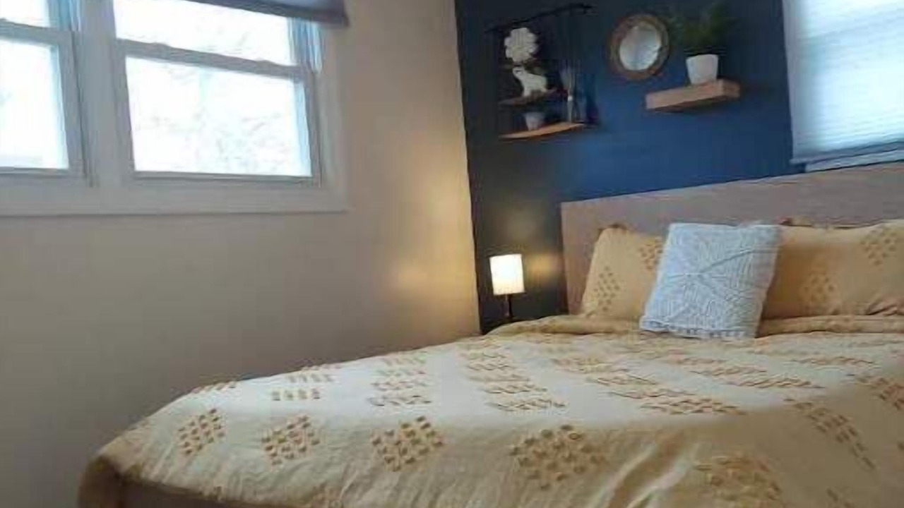 Photo of Bedroom in Paddock Lake