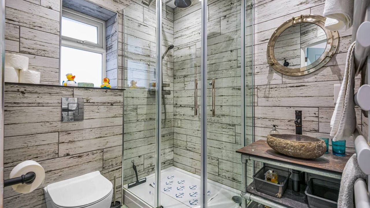 Photo of Bathroom in Swalecliffe