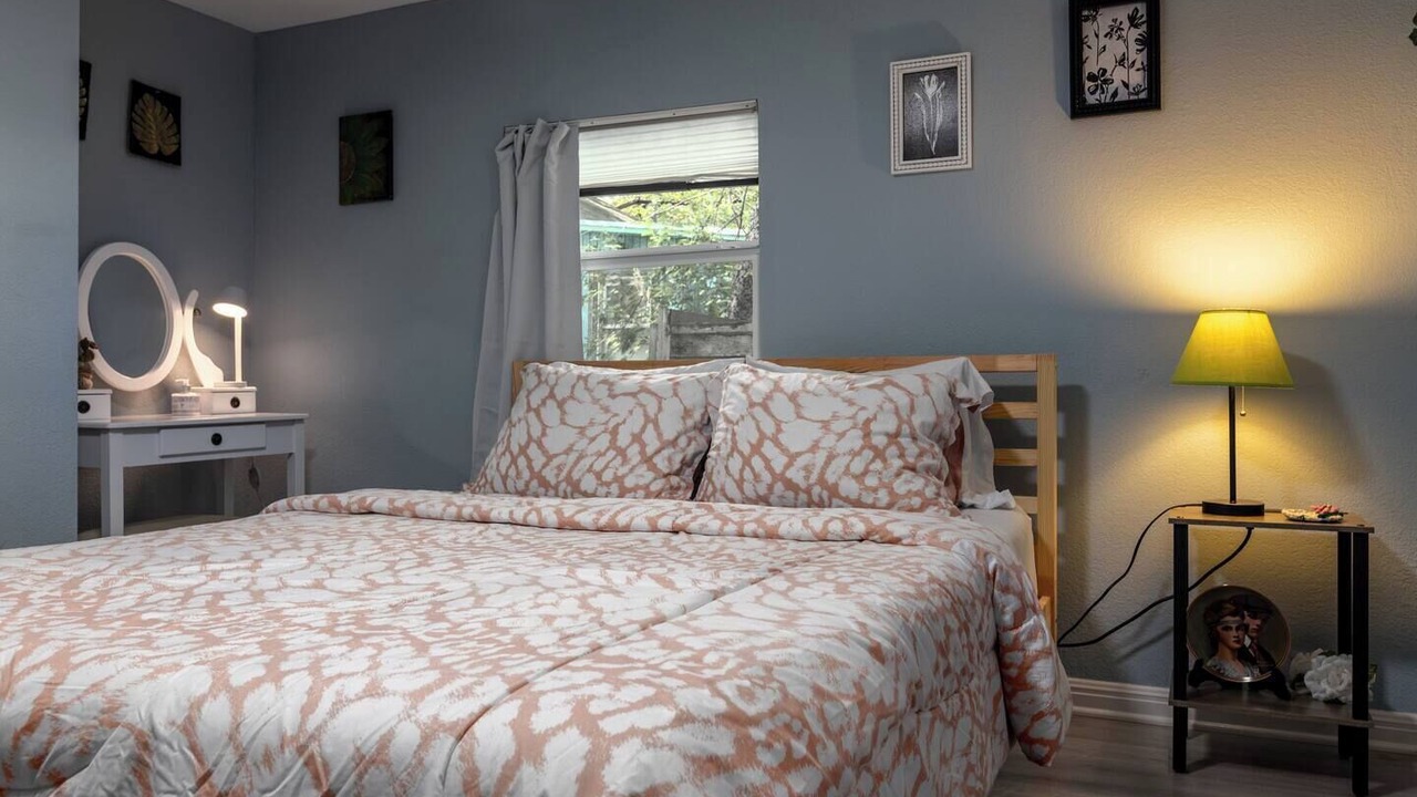 Photo of Bedroom in Holly