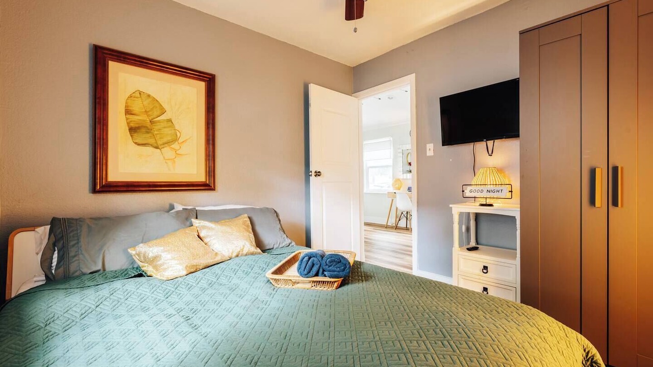Photo of Bedroom in Holly