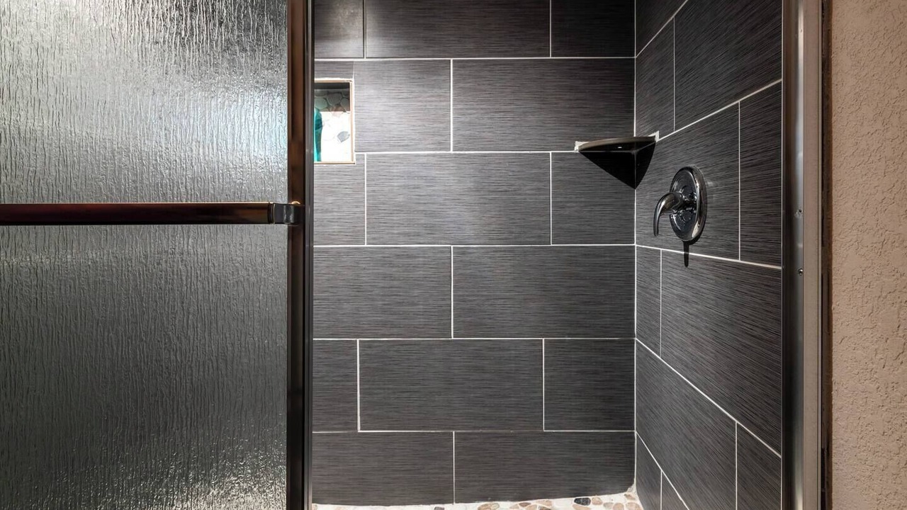 Photo of Bathroom in Holly
