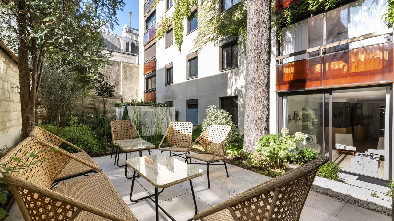 Photo of Patio Balcony in Neuilly-sur-Seine