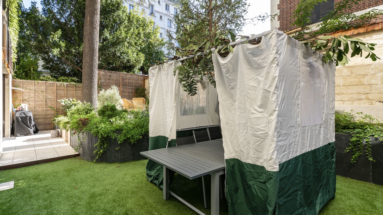 Photo of Patio Balcony in Neuilly-sur-Seine